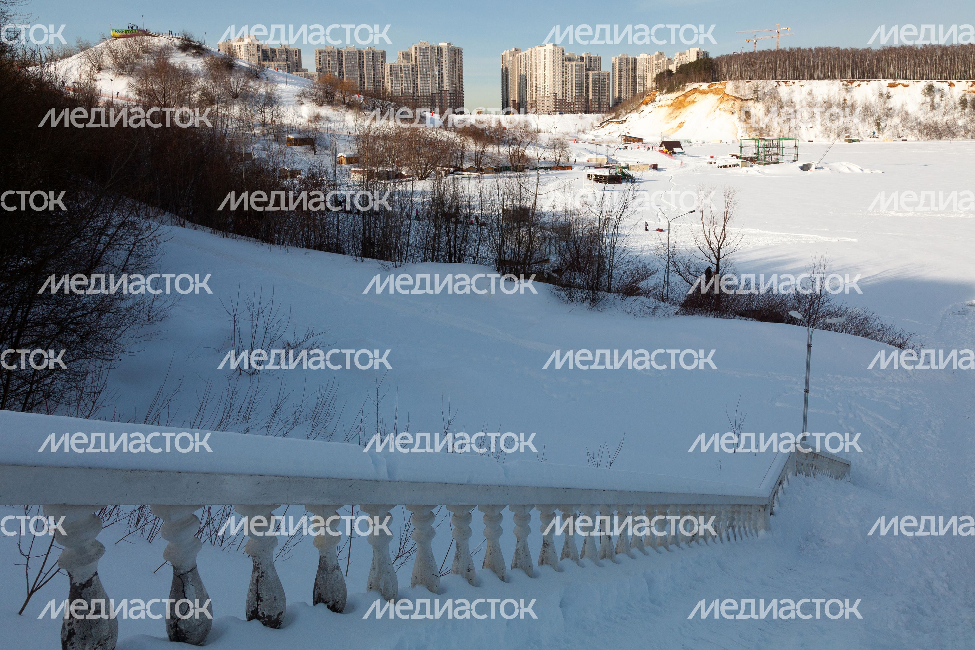 Прогулка по снегу Дзержинского карьера зимой Прогулка по снегу Дзержинского карьера зимой
