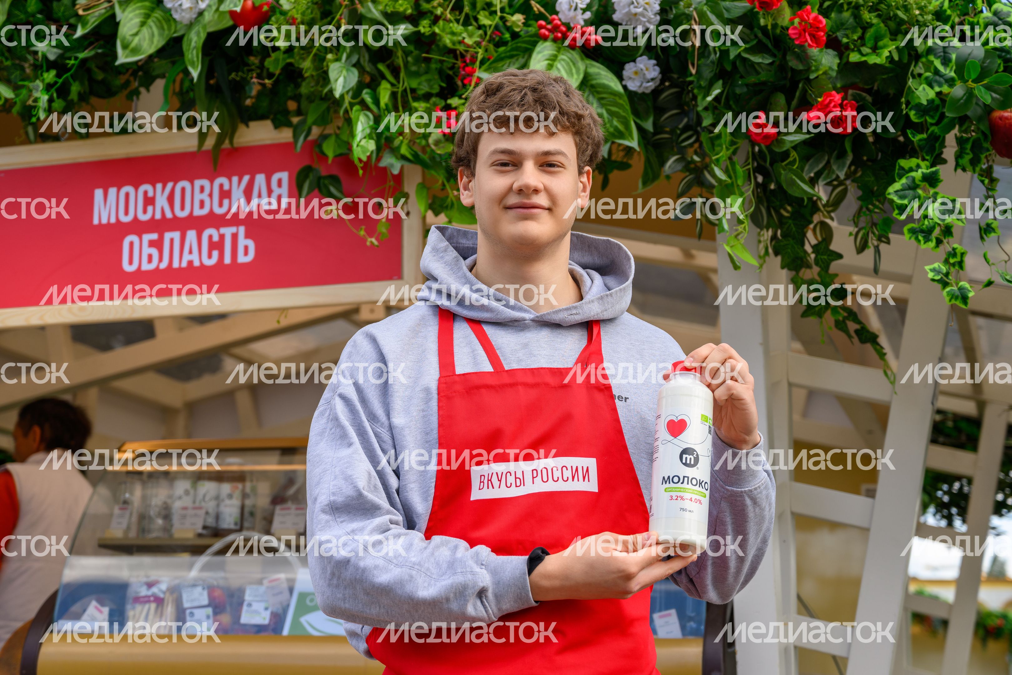 Ярмарка продуктов питания, произведенных в Подмосковье, на гастрономическом фестивале «Вкусы России» 2026 на ВДНХ