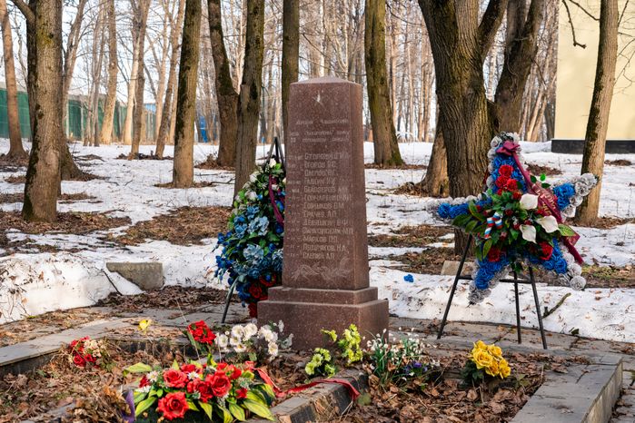 Братская могила в поселке Чашниково округа Солнечногорск
