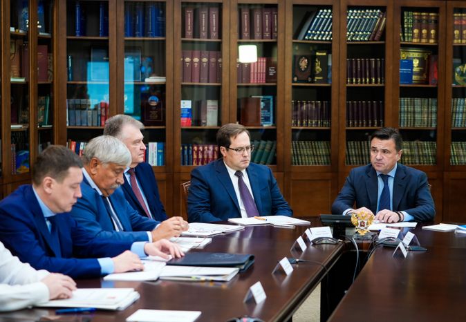 Андрей Воробьев обсудил на оперативном совещании подготовку к отопительному сезону и ограничения на работу мигрантов