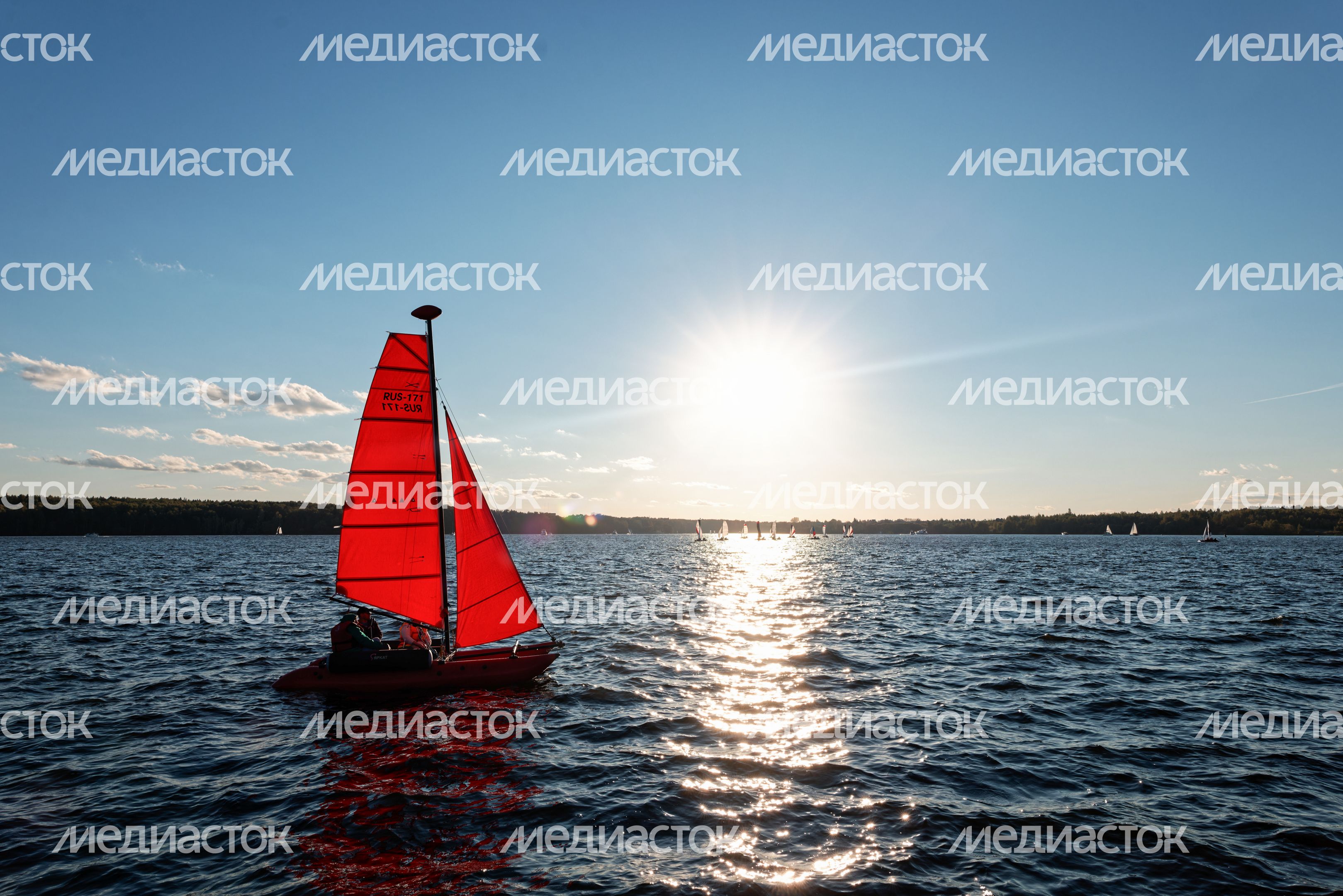 Международная парусная регата на Пироговском водохранилище Международная парусная регата на Пироговском водохранилище