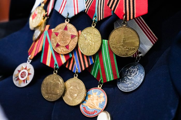 Ветерана ВОВ Клавдию Ровинскую поздравили с Днем Победы