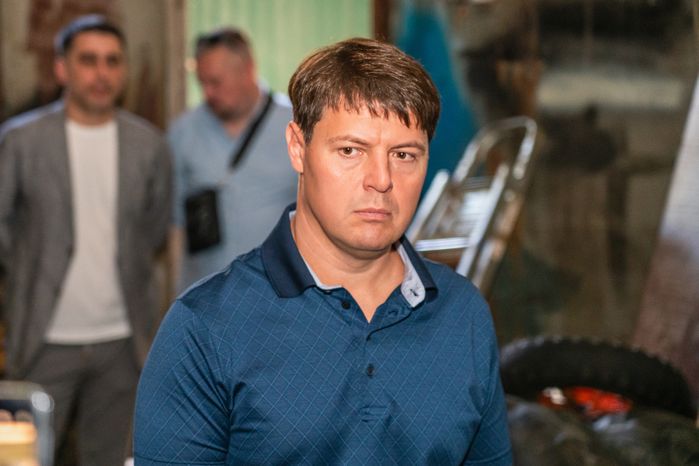 Владислав Мурашов проверяет подготовку коммунальной спецтехники к зимнему сезону