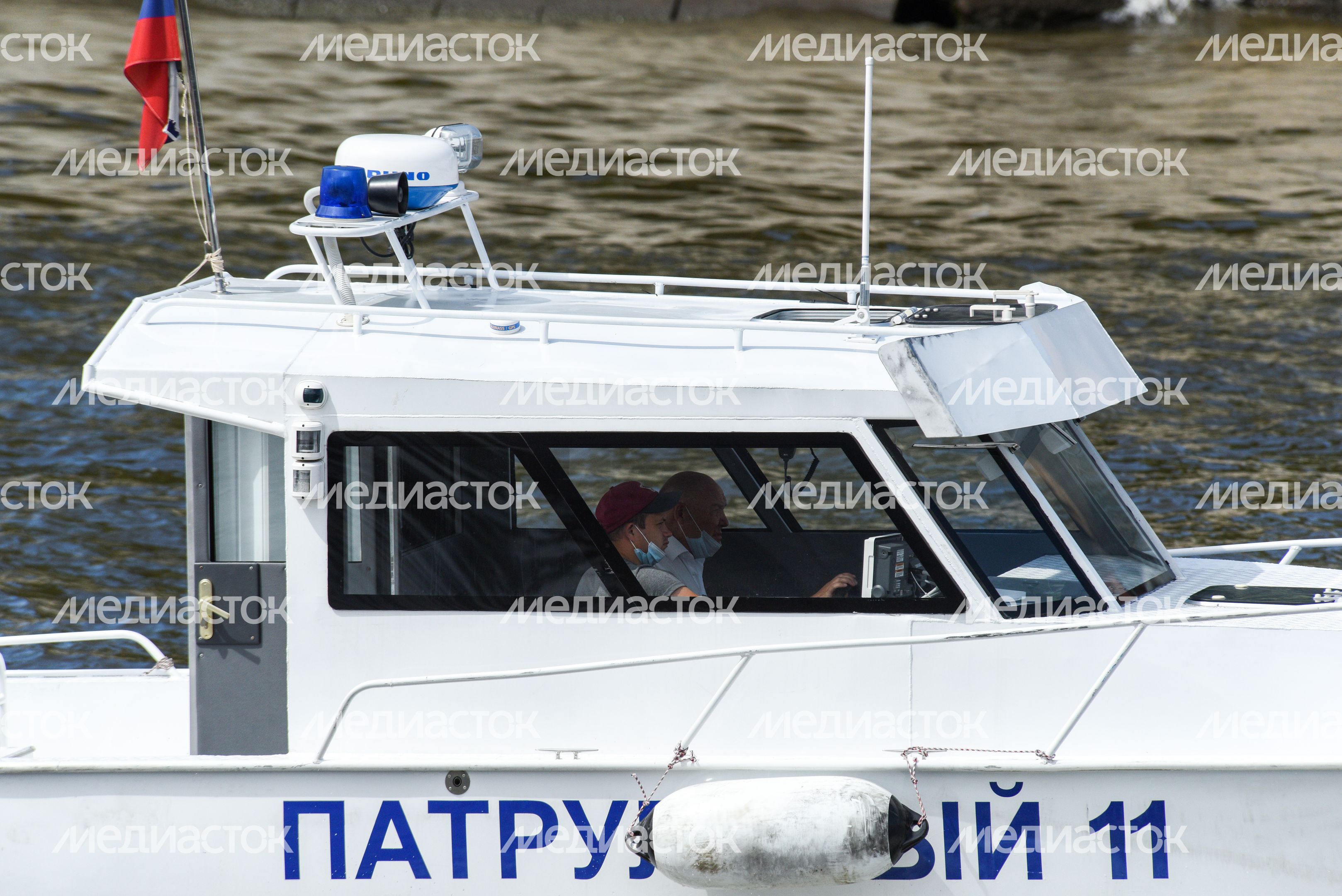 Речной парад в честь старта пассажирской навигации по Москве-реке