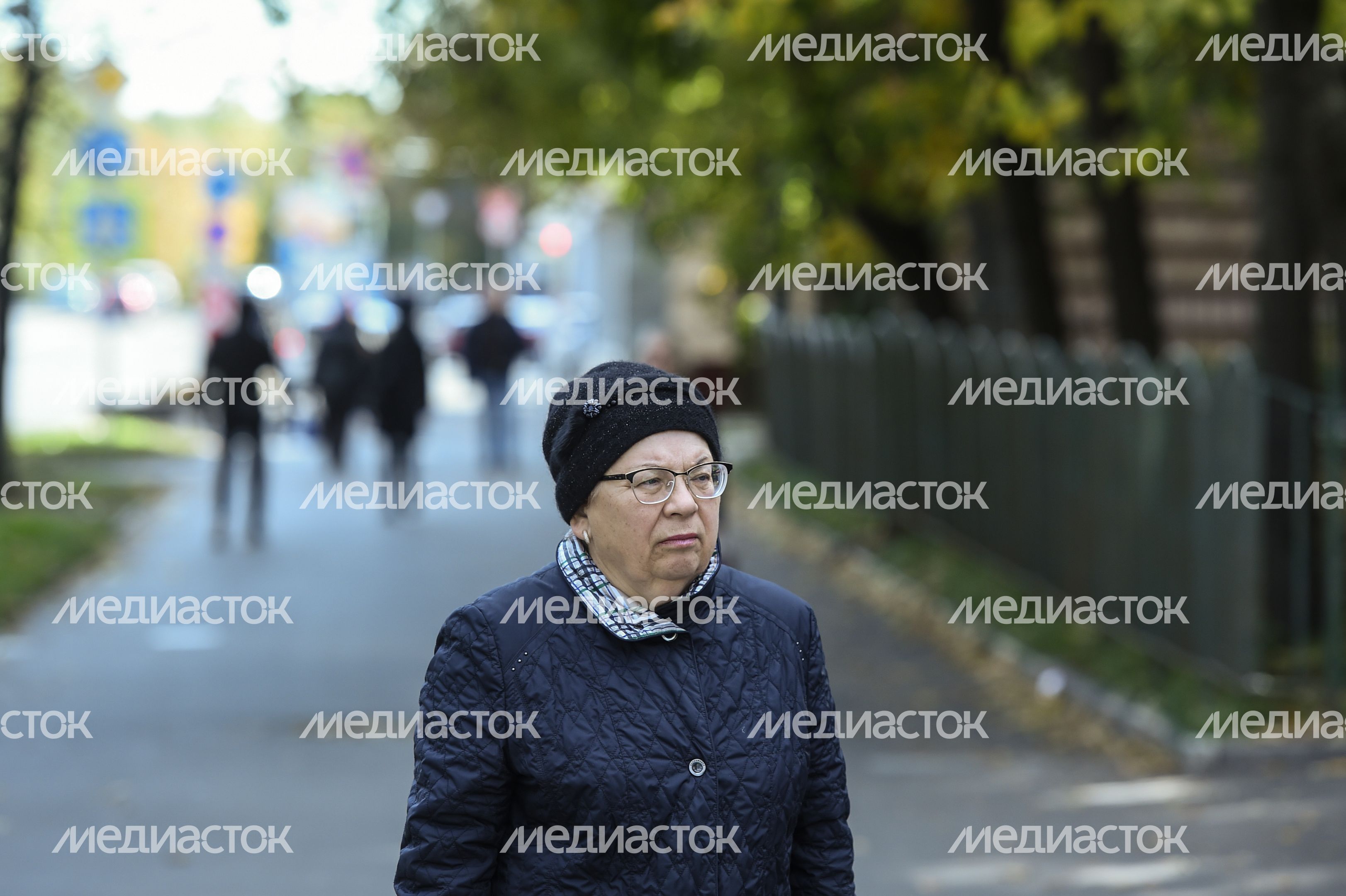 Пенсионеры на улицах Москвы