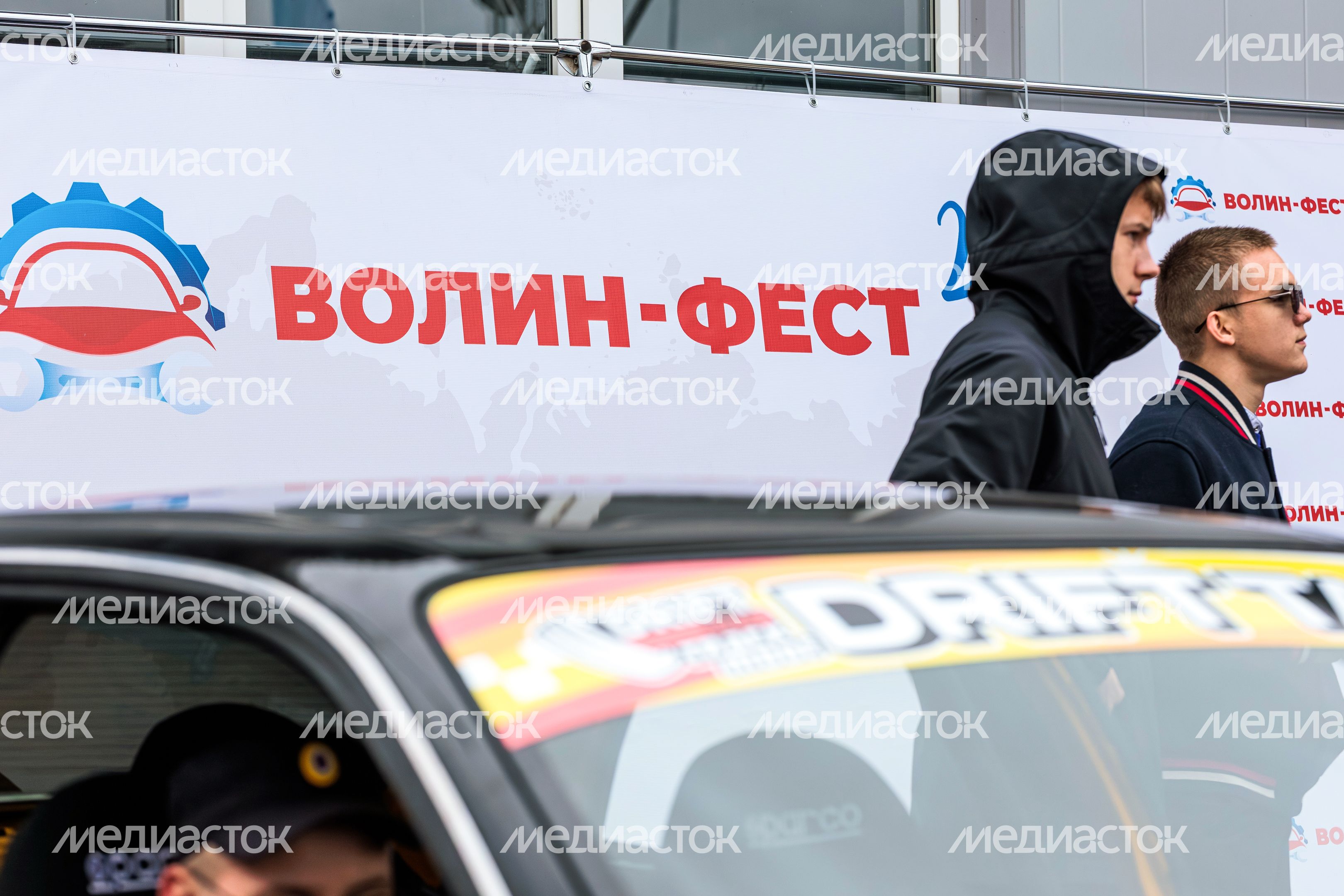 Выставка тюнингованных автомобилей на фестивале рабочих профессий в автомобилестроении «ВОЛИН ФЕСТ 2025» в Одинцово Выставка тюнингованных автомобилей на фестивале рабочих профессий в автомобилестроении «ВОЛИН ФЕСТ 2025» в Одинцово