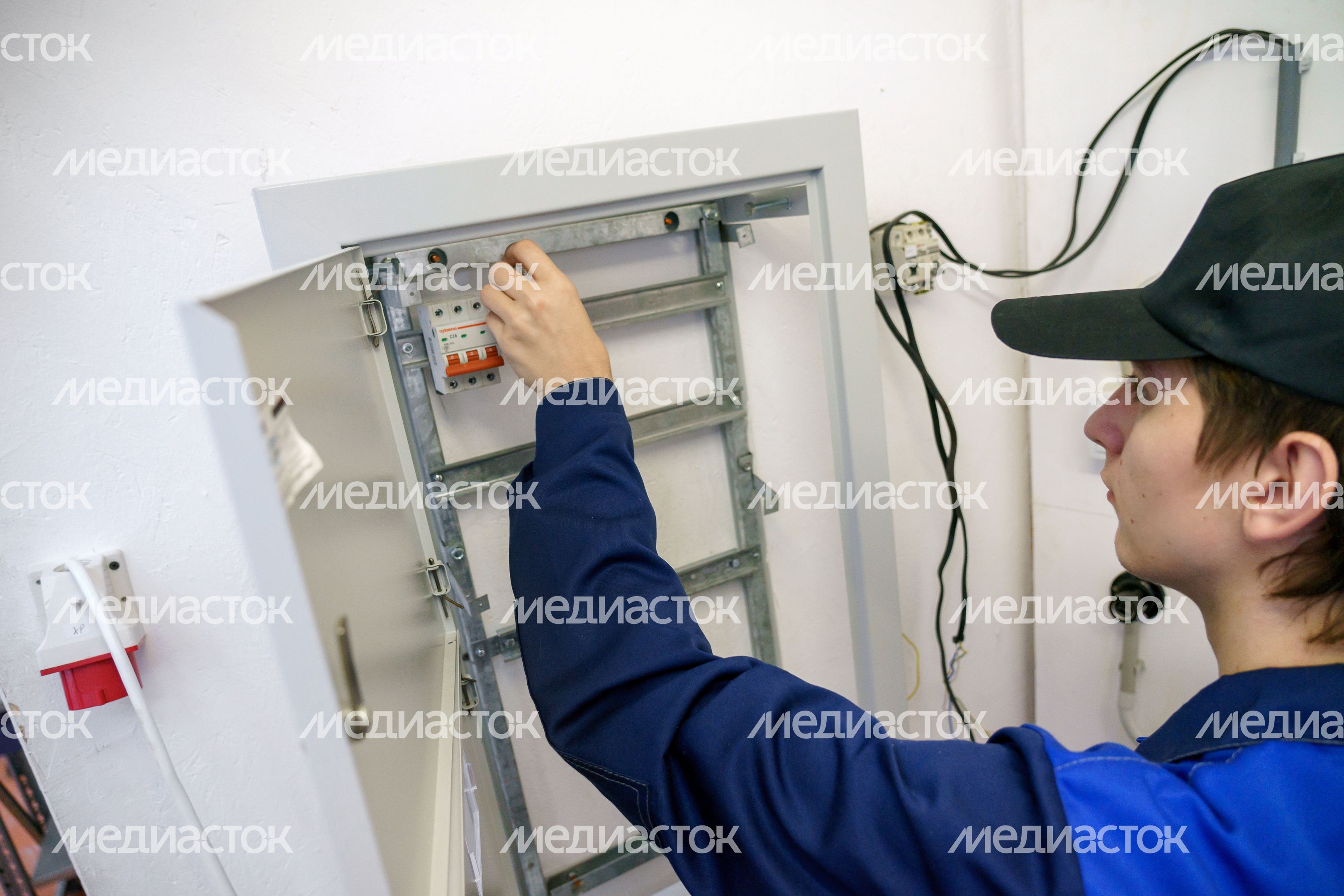 Практические занятия студентов в структурном подразделении №4 Колледжа "Коломна" Практические занятия студентов в структурном подразделении №4 Колледжа "Коломна"