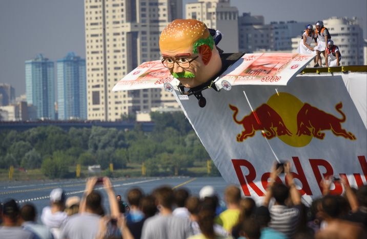 Фестиваль самодельных летательных аппаратов Red Bull Flugtag 2015