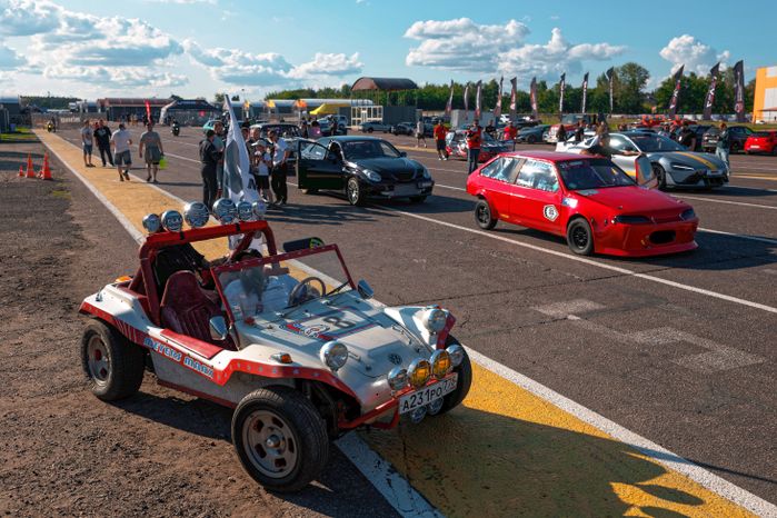 Чемпионат и Кубок России по дрэг-рейсингу RDRC 2026. Заезд автомобилей на автодроме RDRC Racepark в Раменском округе