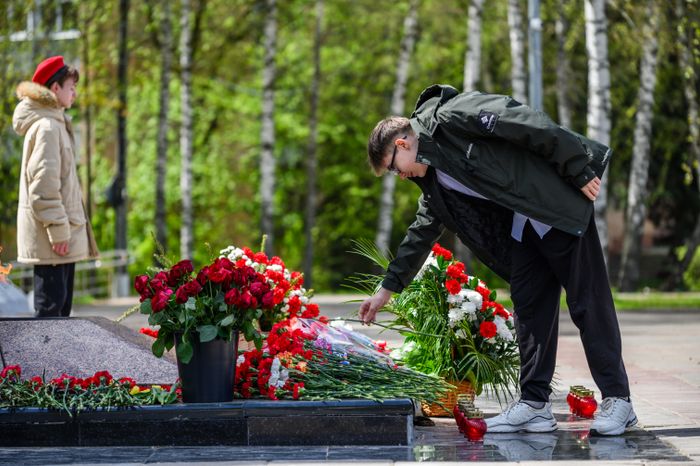 Патриотическая акция "Вахта Памяти" у Мемориала Славы в Королеве