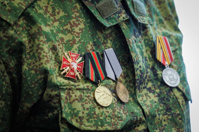 Бойцам подразделения БАРС вручили медали "За храбрость" II степени
