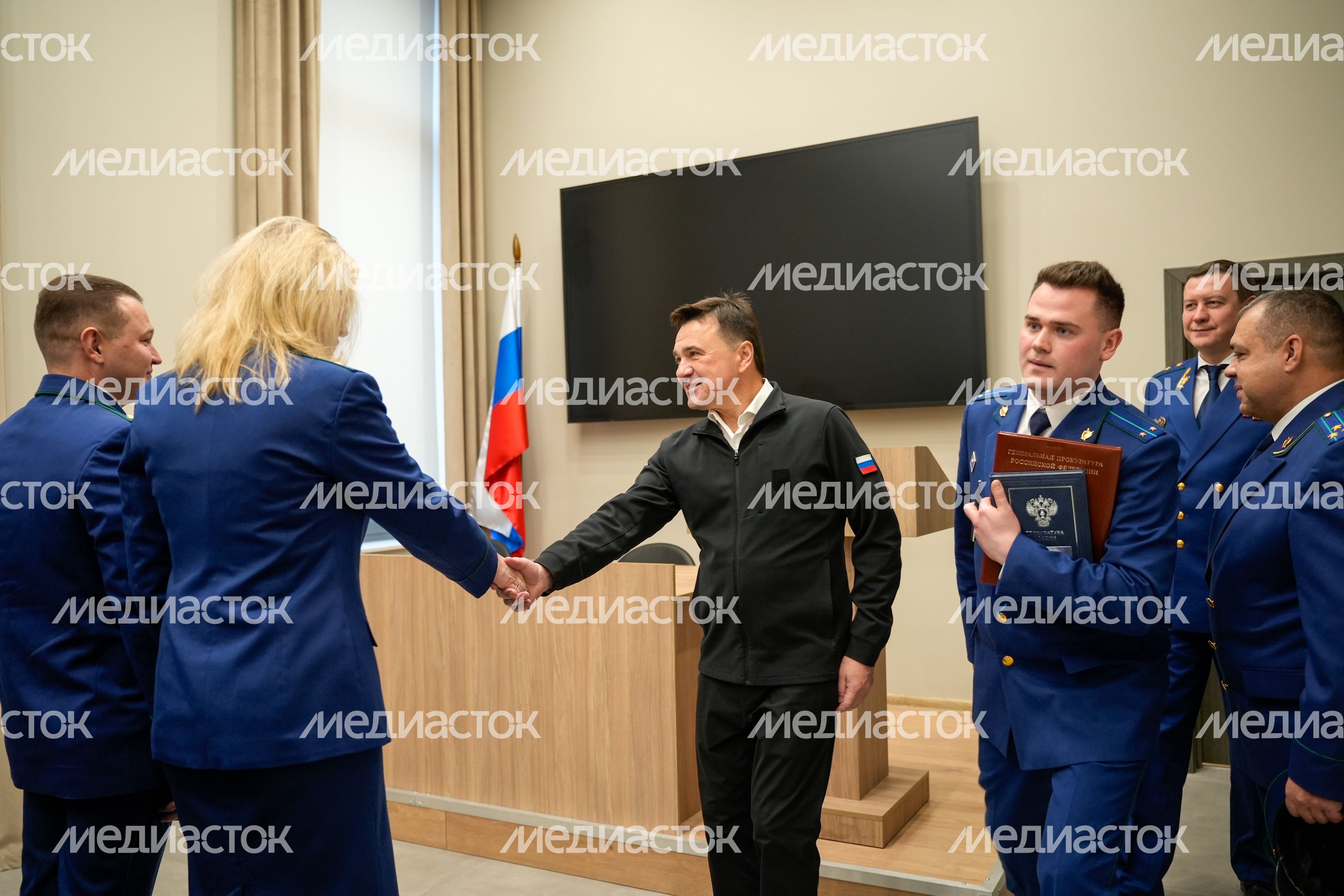 Андрей Воробьев открыл новое здание Солнечногорской городской прокуратуры Андрей Воробьев открыл новое здание Солнечногорской городской прокуратуры