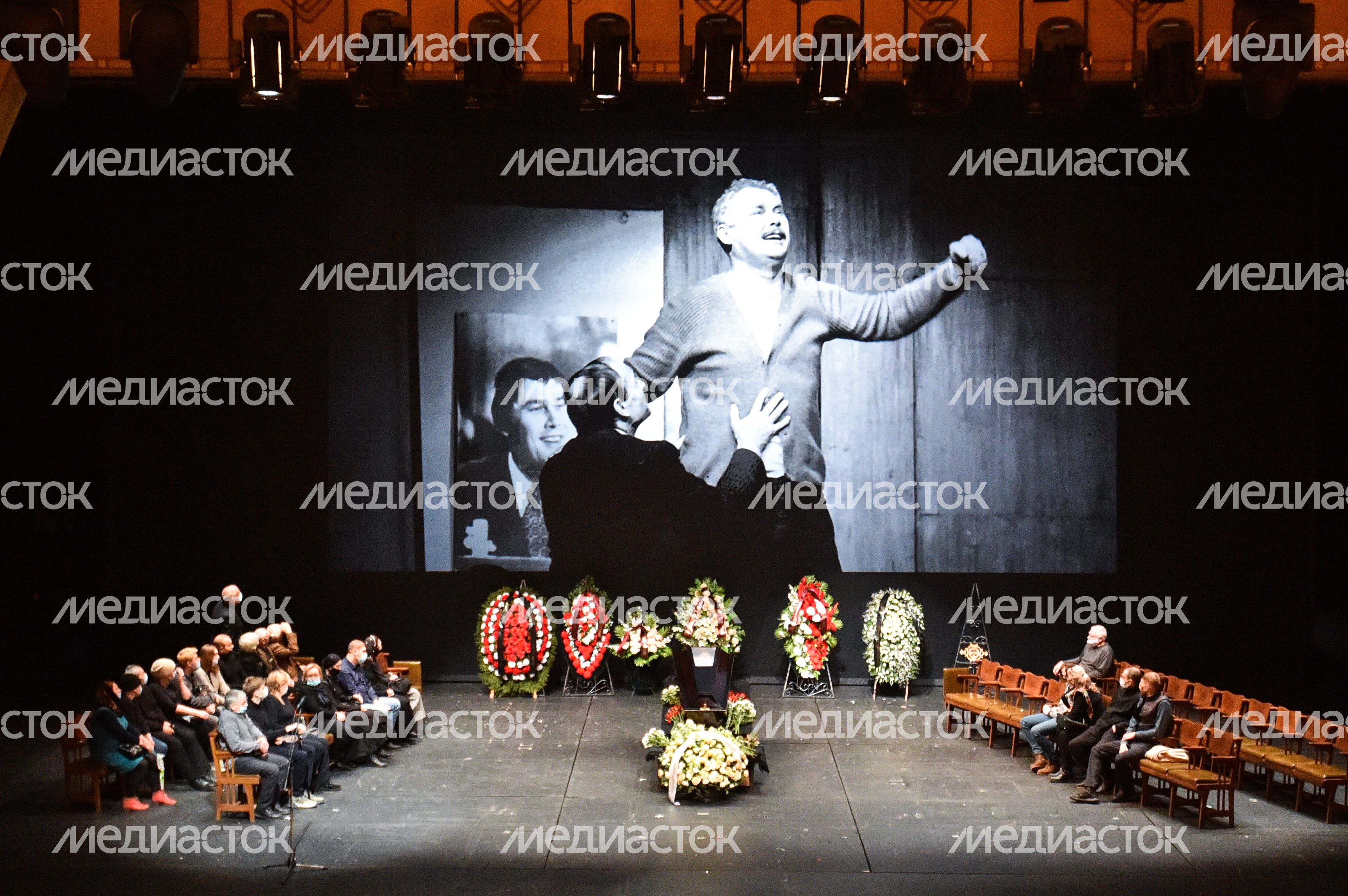 Церемония прощания с артистом Валерием Хлевинским в Московском художественном театре имени Чехова