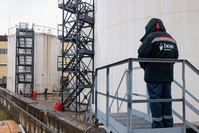 Терминал по перевалке и хранению светлых нефтепродуктов в Красногорске