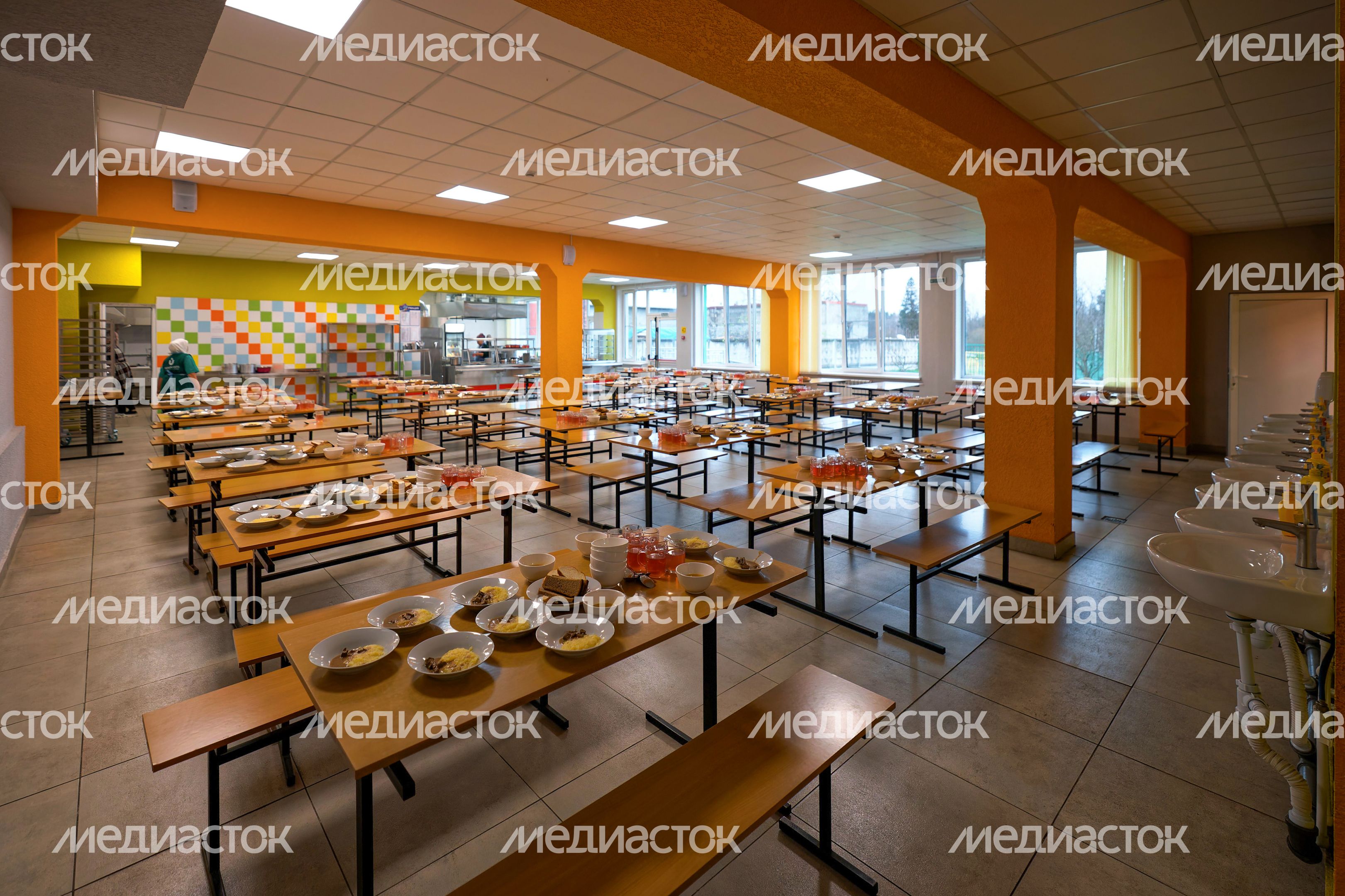 Столовая Алабинской средней школы в поселке Калининец после капитального ремонта