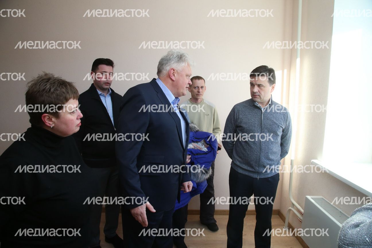 Воробьев вручил ключи от квартир в Котельниках переселенцам аварийных домов Дзержинского
