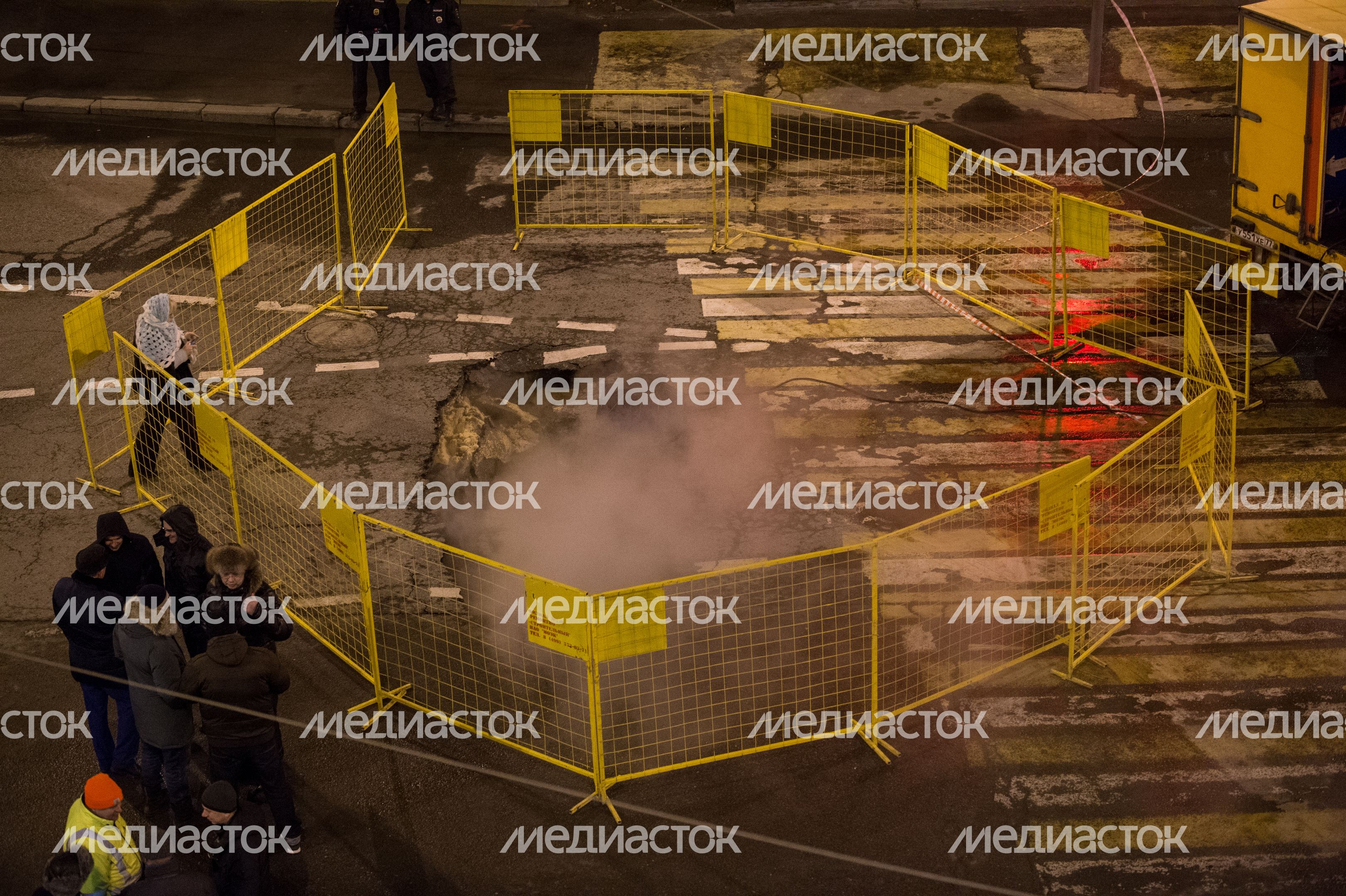 Прорыв трубы в центре Москвы Прорыв трубы в центре Москвы
