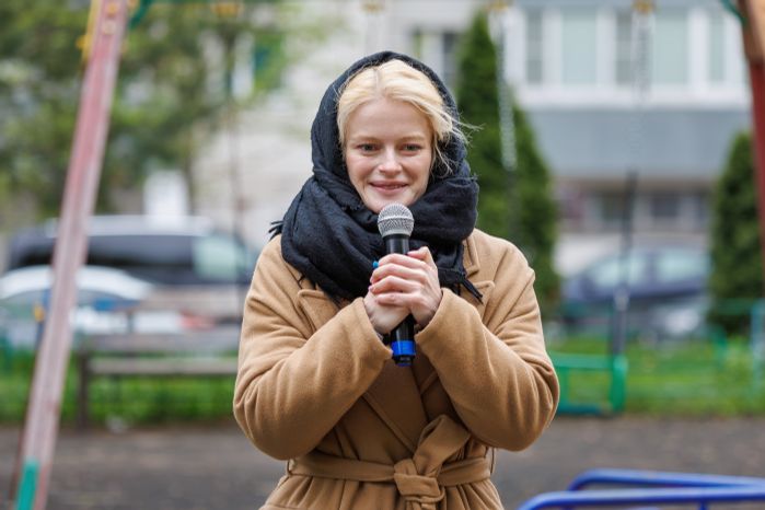 Акция «Песни Победы» для жительницы блокадного Ленинграда Людмилы Ивановны Бриллиантовой ко Дню Победы в Химках
