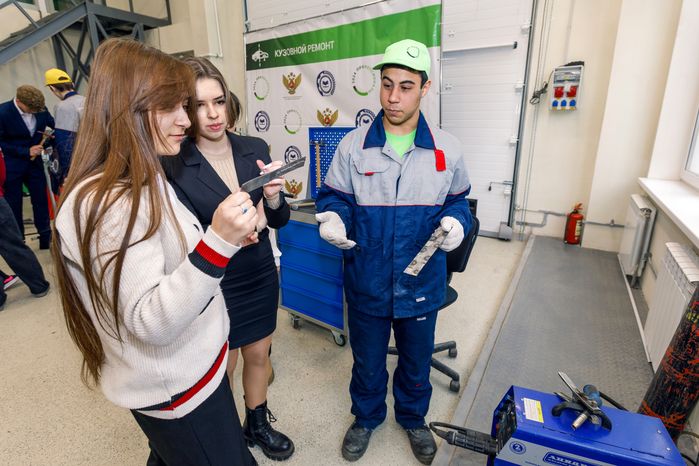 Фестиваль профессий «Путь навыков» в Бронницком автомобильно-дорожном колледже
