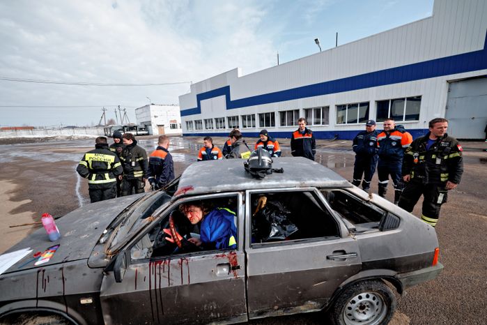 Учения Мособлпожспаса совместно с медициной катастроф по ликвидации последствий массового ДТП в Чехове