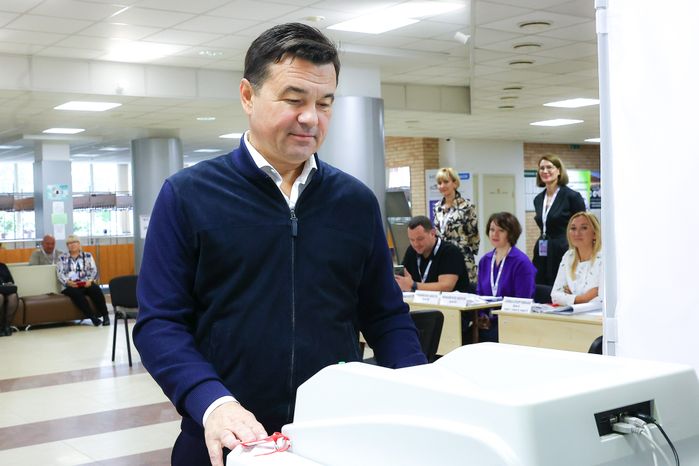 Посещение избирательного участка в Одинцове Губернатором Подмосковья
