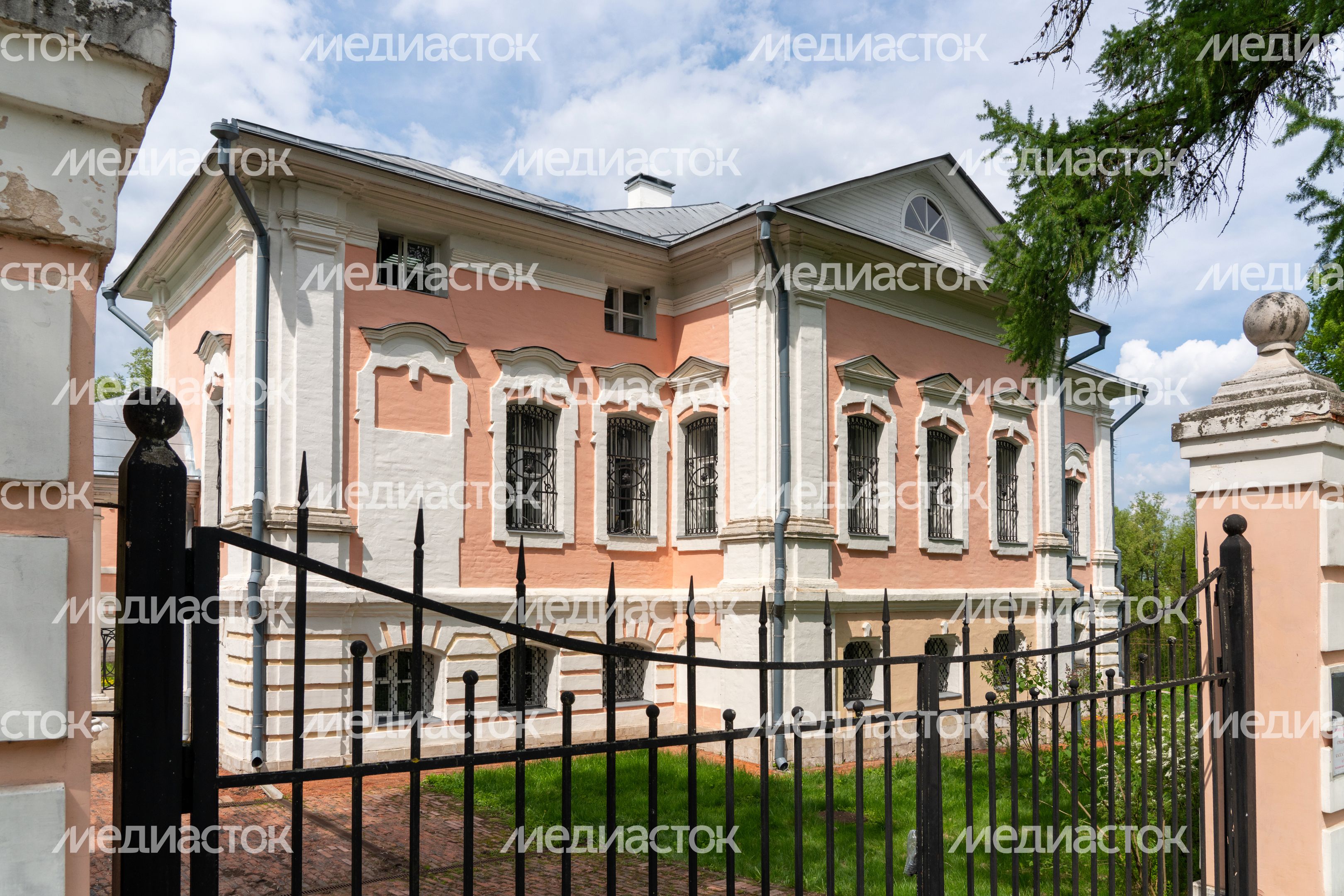 Усадьба Лопасня-Зачатьевское в Чехове Усадьба Лопасня-Зачатьевское в Чехове