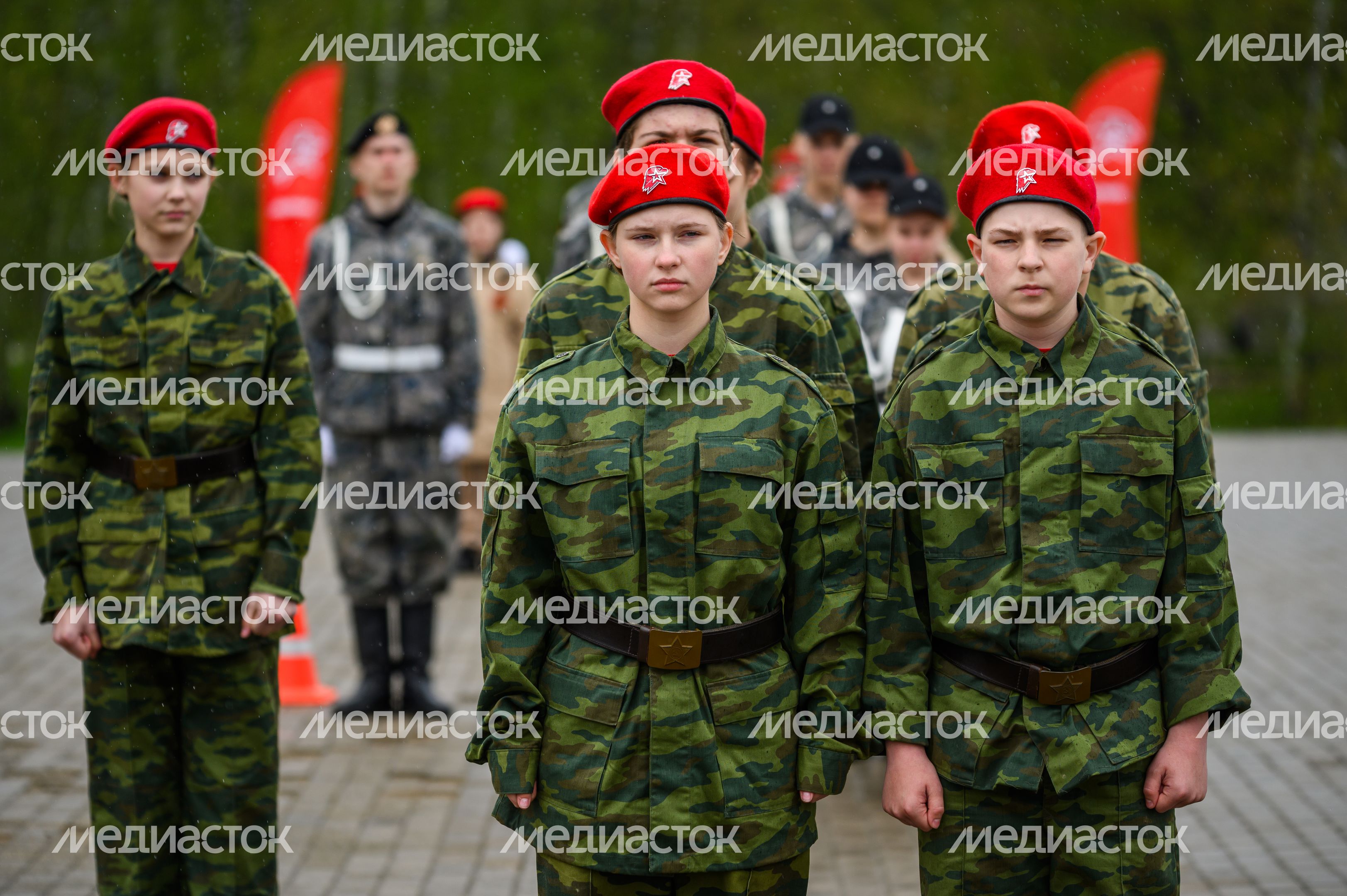 Военно-патриотическая игра «Юнармия, вперед!», посвященная Дню Победы, в Горках Ленинских