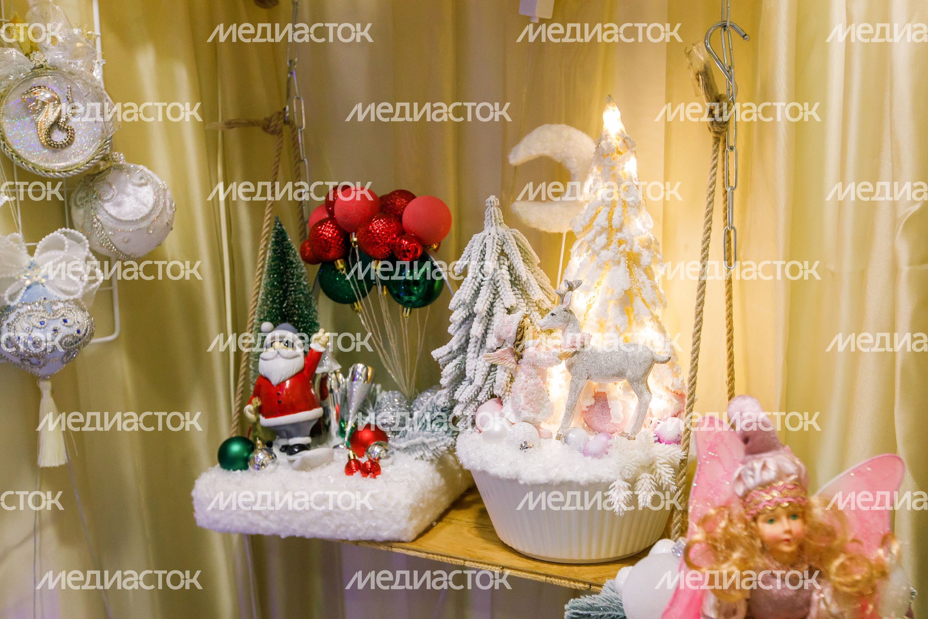 Предметы народных художественных промыслов на выставке «Ладья. Зимняя сказка 2024» Предметы народных художественных промыслов на выставке «Ладья. Зимняя сказка 2024»