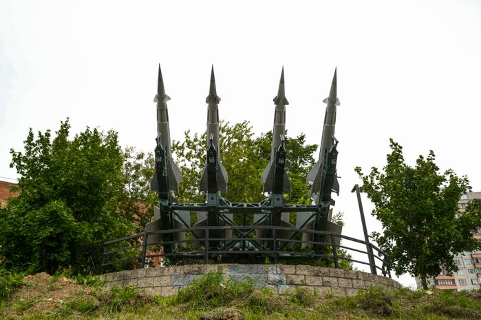В Дзержинском завершается обновление сквера имени Громцева