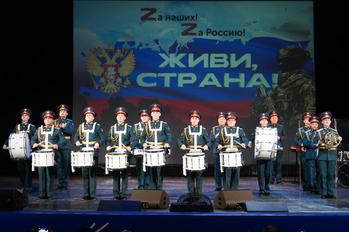 В Красногорске в преддверии Дня защитника Отечества прошел концерт "Живи, страна!"