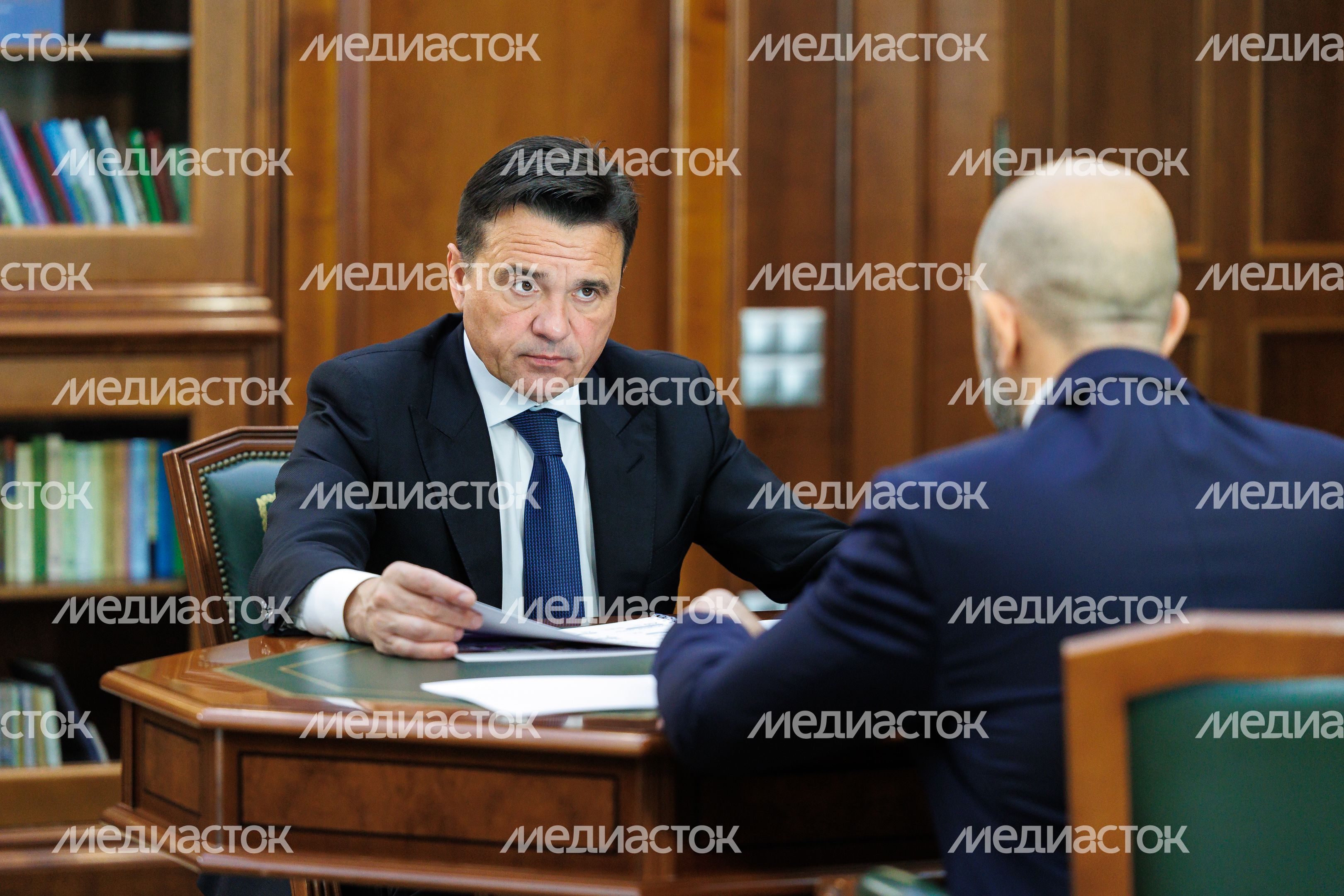 Рабочая встреча Андрея Воробьева с главой Орехово-Зуевского округа Русланом Заголовацким Рабочая встреча Андрея Воробьева с главой Орехово-Зуевского округа Русланом Заголовацким