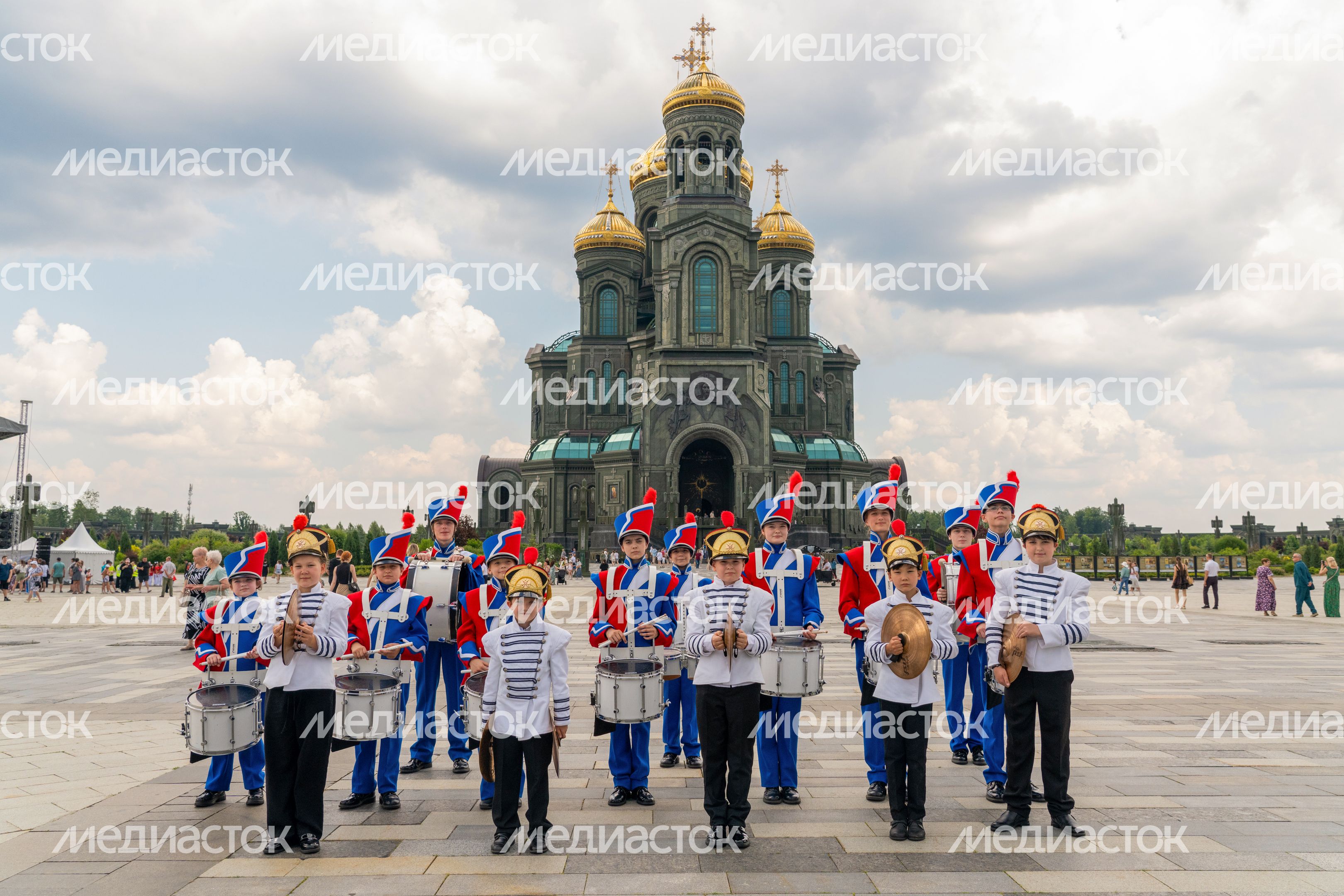 Концерт для участников проекта «Проведи один день с полицией Подмосковья» в Центральном парке «Патриот» Концерт для участников проекта «Проведи один день с полицией Подмосковья» в Центральном парке «Патриот»