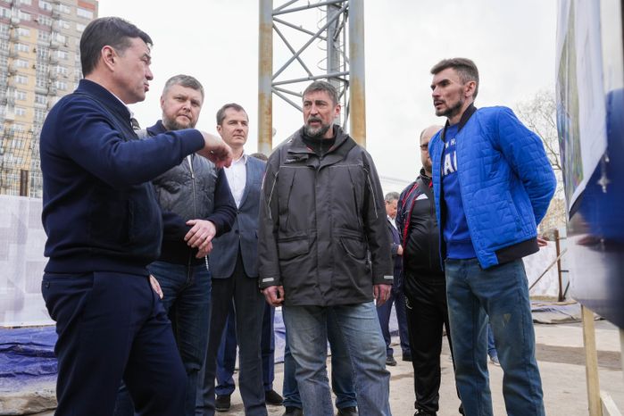 Проверка строительства пешеходного перехода в Люберцах Губернатором Подмосковья