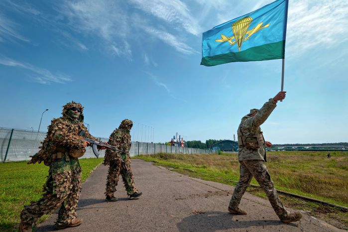 Тактическая реконструкция ко Дню ВДВ в парке "Патриот"