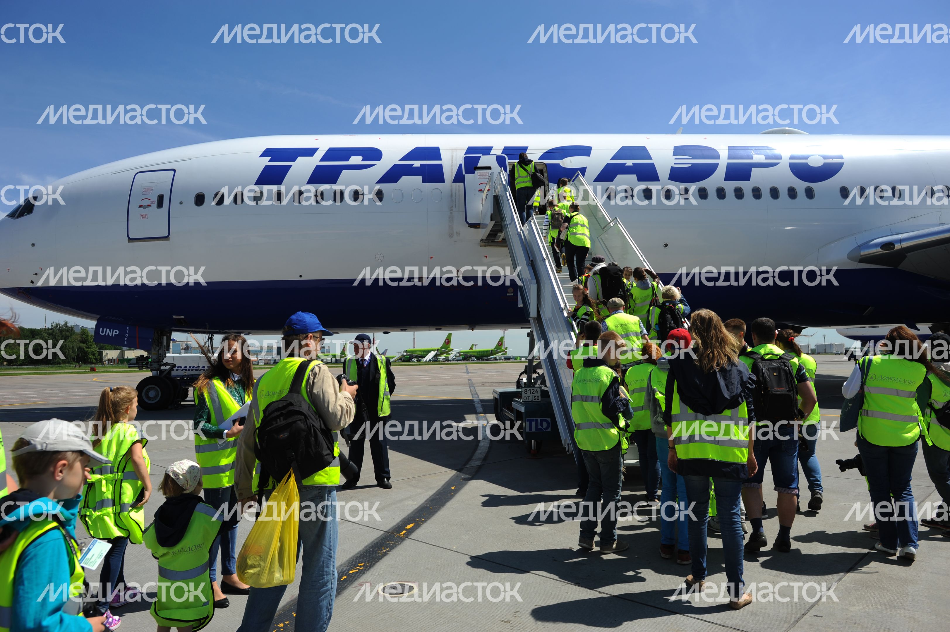 Детский споттинг в аэропорту Домодедово Детский споттинг в аэропорту Домодедово