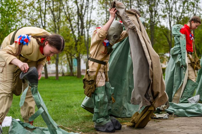 Военно-патриотическая игра «Юнармия, вперед!», посвященная Дню Победы, в Горках Ленинских