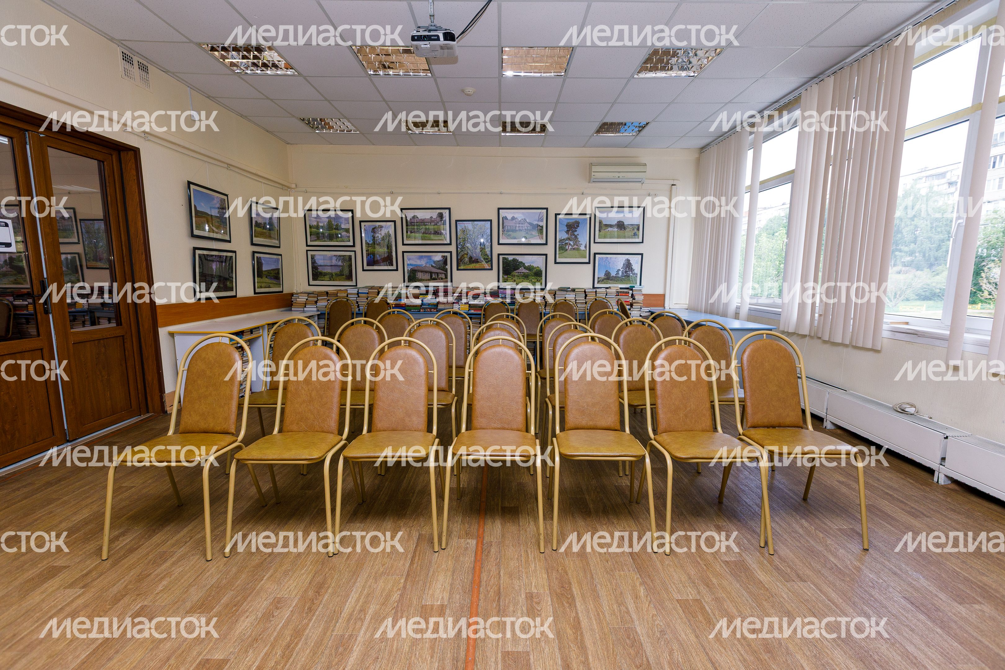 Центральная городская библиотека г. Дзержинский после ремонта Центральная городская библиотека г. Дзержинский после ремонта