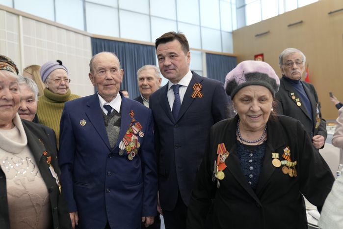 Губернатор поздравил ветеранов Великой  Отечественной войны с Днём Победы