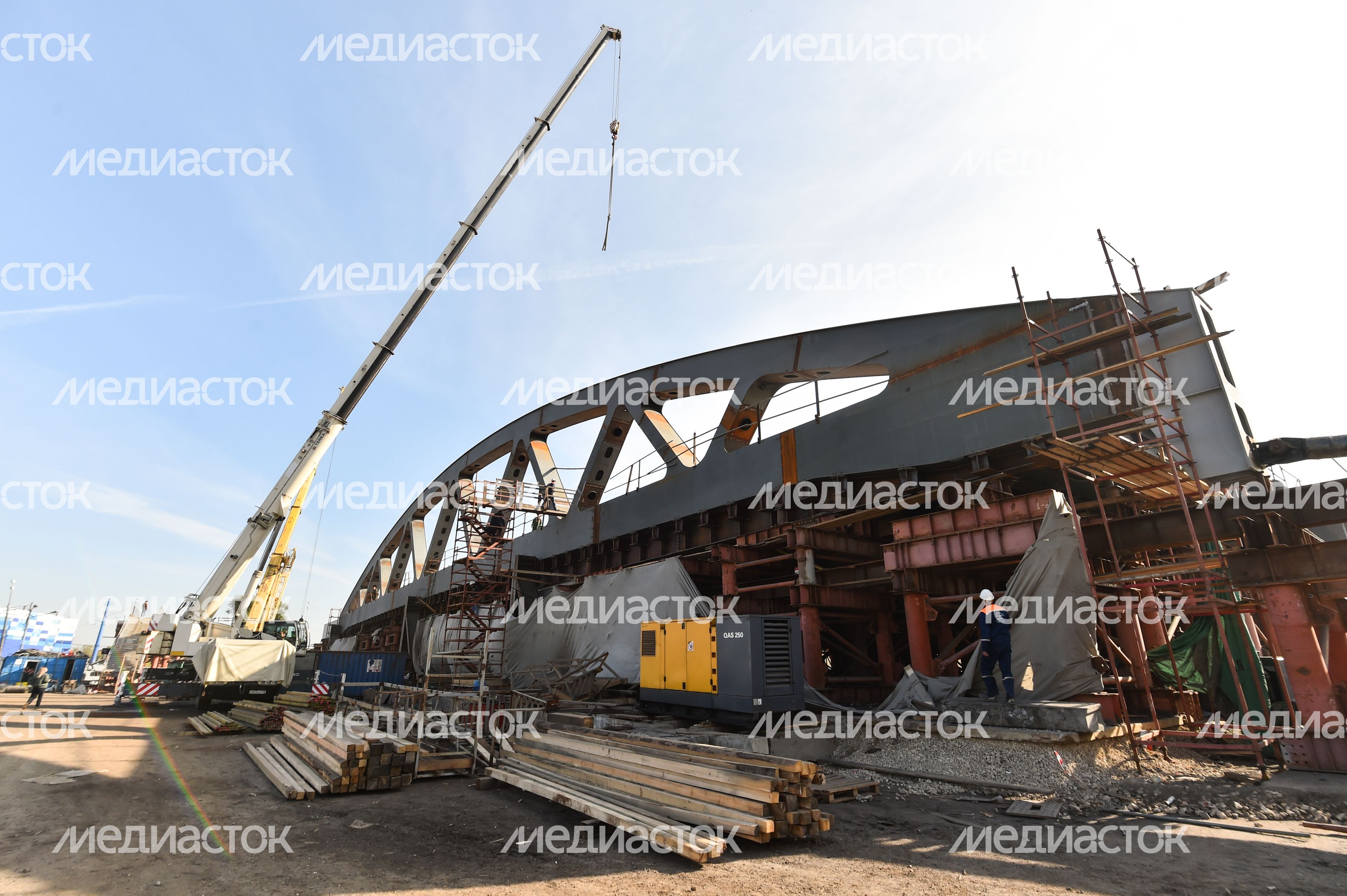 Надвижка арочного пролета на развязке Ленинградского шоссе в Химках