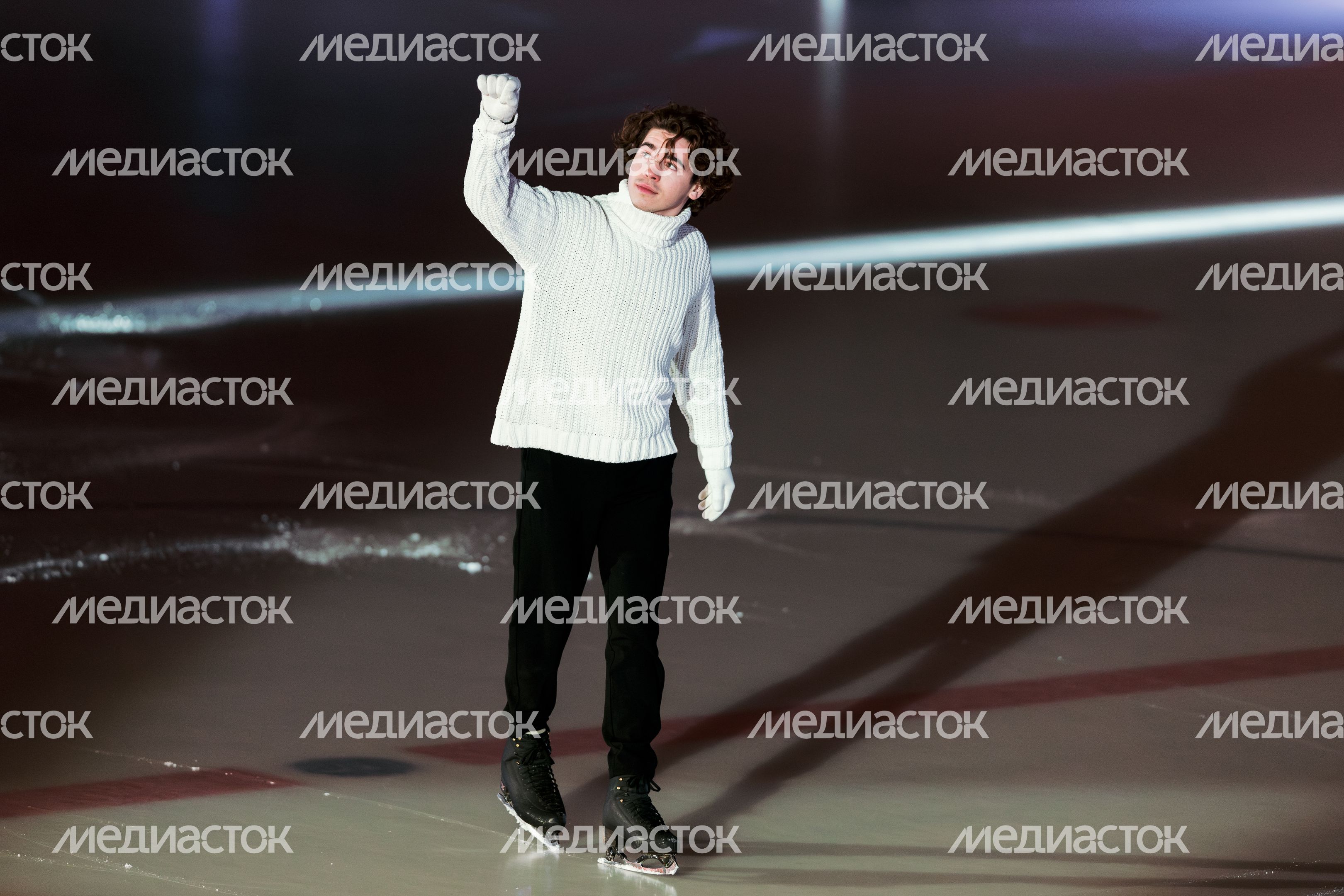Артем Федорченко выступил на ледовом шоу «Чемпионы» Ильи Авербуха в Волоколамске