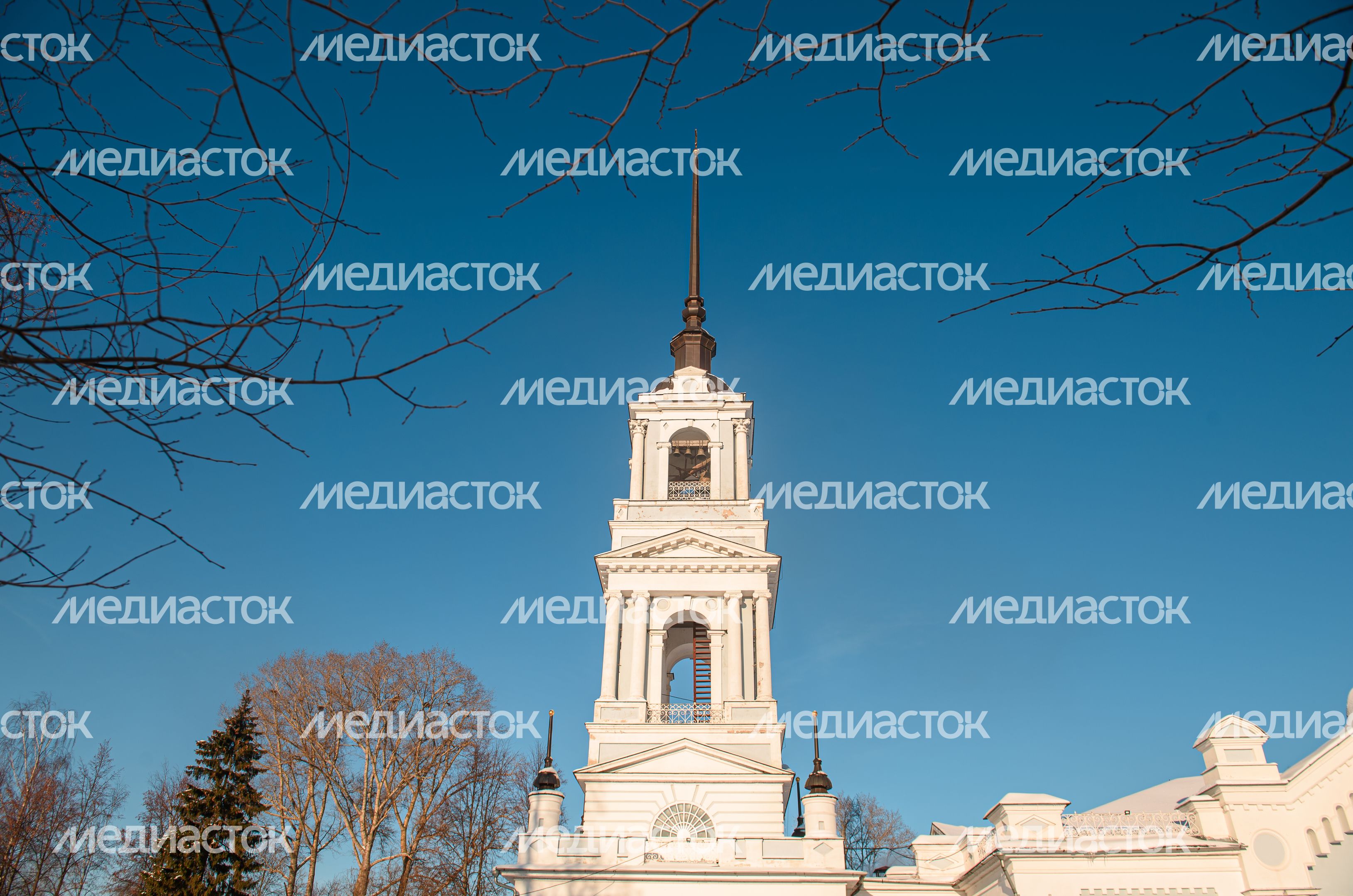 Зимние виды Вознесенской Церкви в городе Калязин