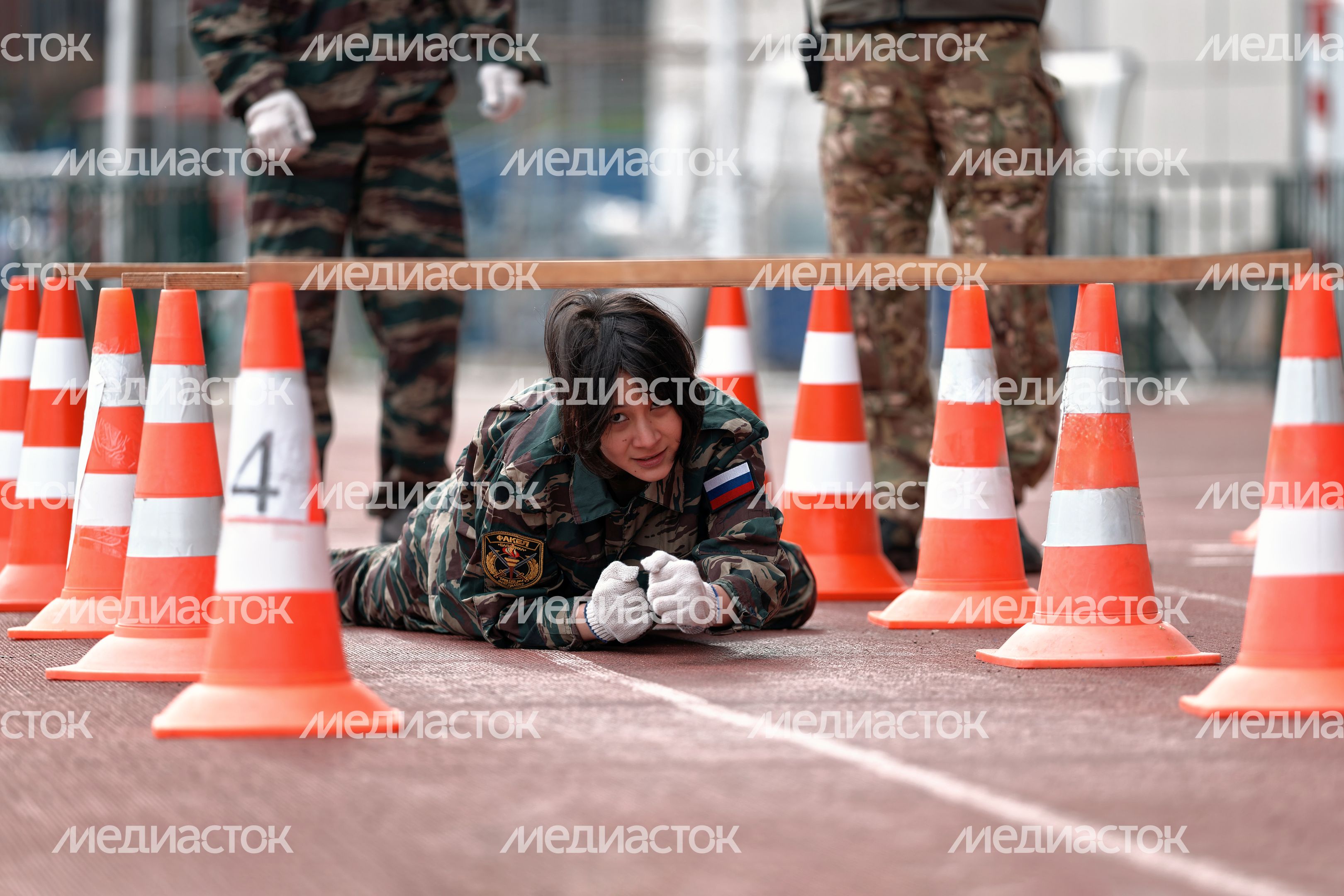 Слаженность в прохождении полосы препятствий показали школьники в военно-патриотической игре «Наследники Победы» Слаженность в прохождении полосы препятствий показали школьники в военно-патриотической игре «Наследники Победы»