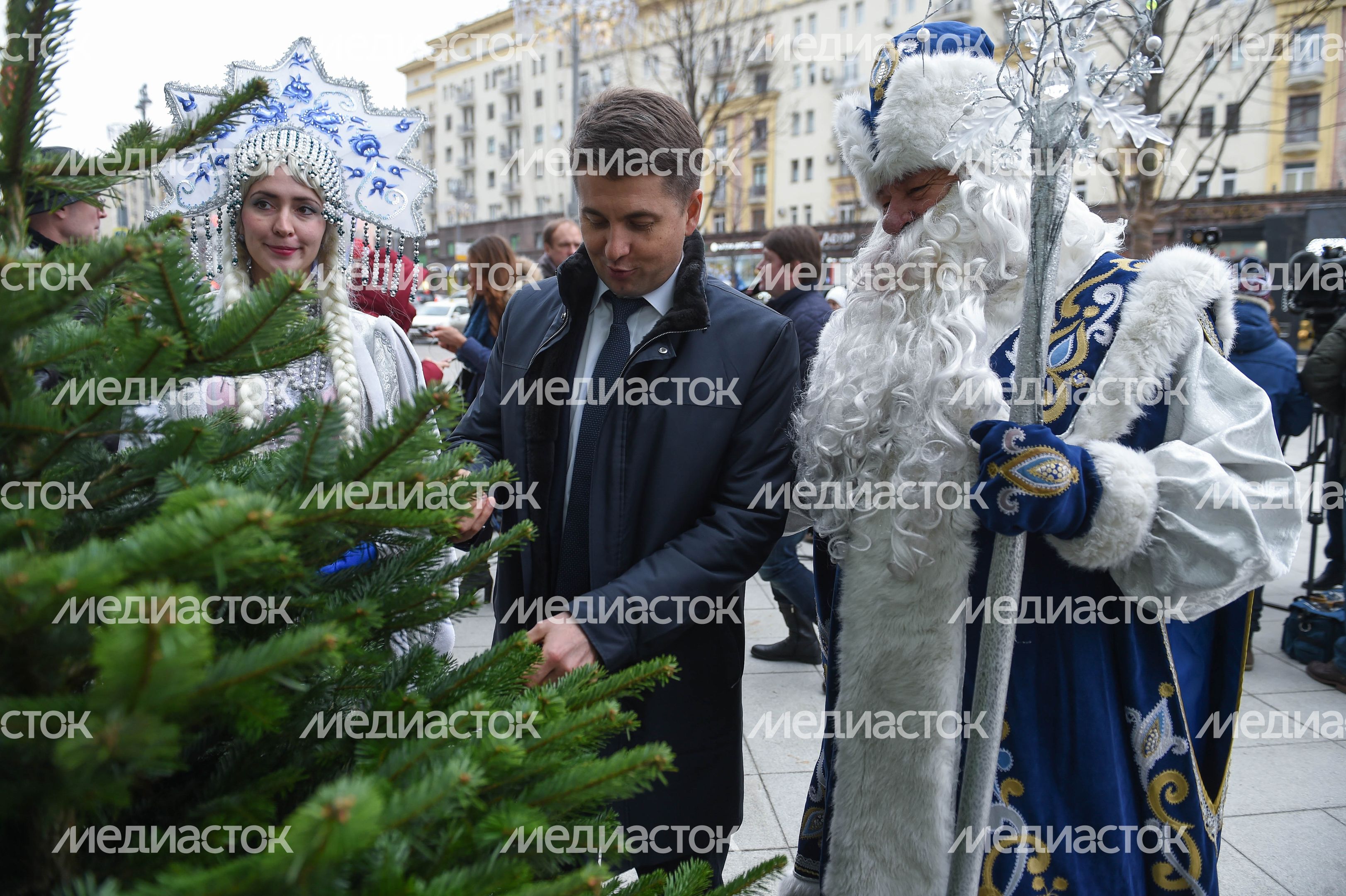 Открытие елочных базаров в Москве