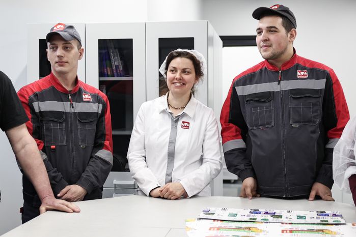 Андрей Воробьев посетил запуск производства упаковки для пищевой продукции в Чехове
