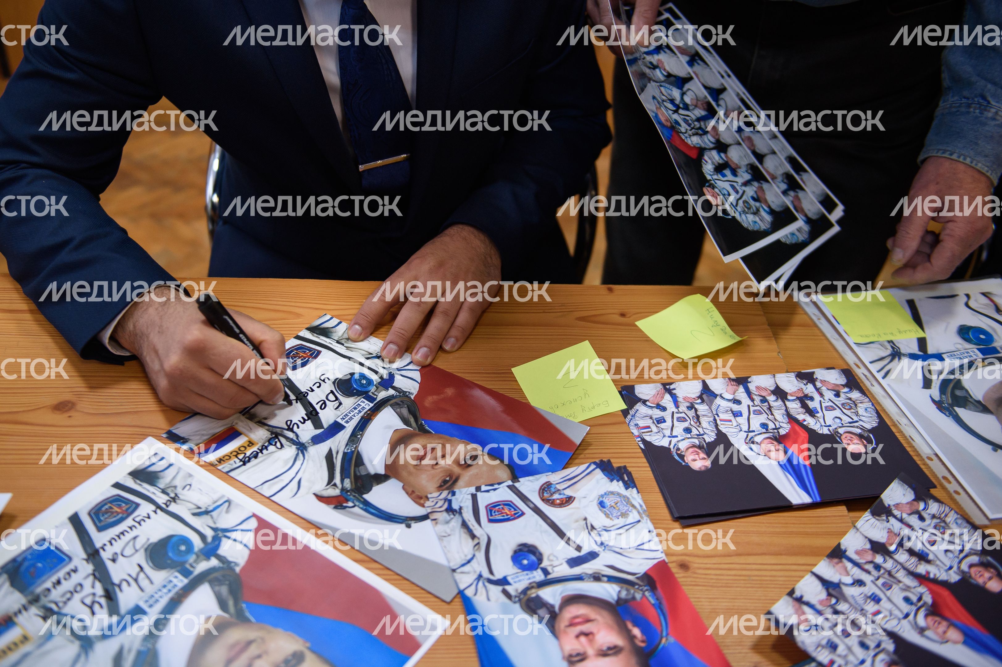 Торжественная встреча космонавтов и астронавтов 67-й длительной экспедиции на МКС