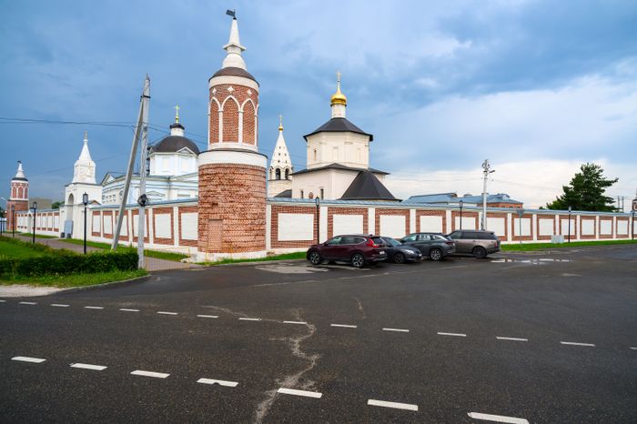 Богородице-Рождественский Бобренев мужской монастырь в селе Старое Бобренево округа Коломна