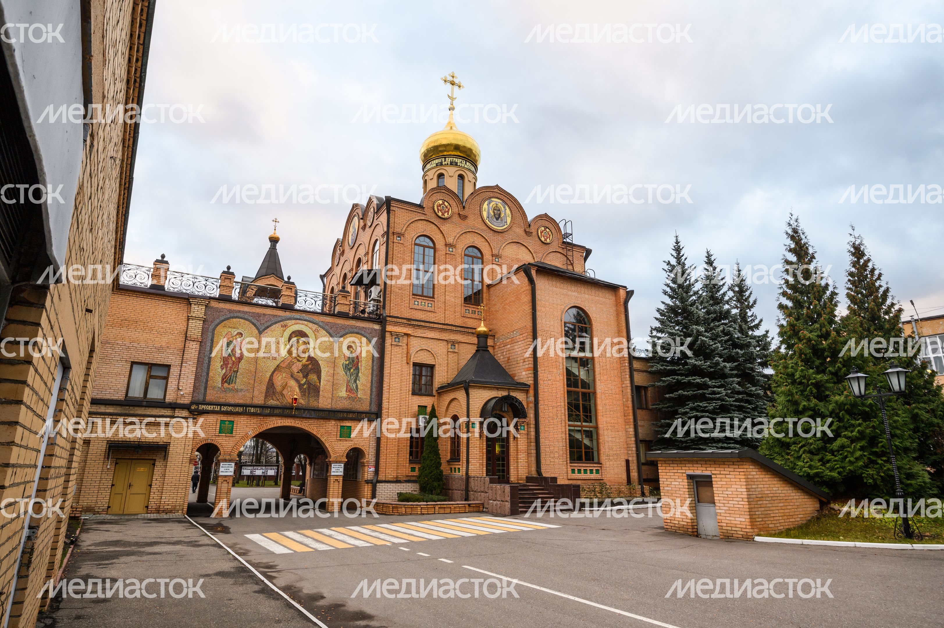 Храм во имя преподобного Серафима Саровского в рабочем поселке Софрино города Пушкино Сергиево-Посадского округа Храм во имя преподобного Серафима Саровского в рабочем поселке Софрино города Пушкино Сергиево-Посадского округа