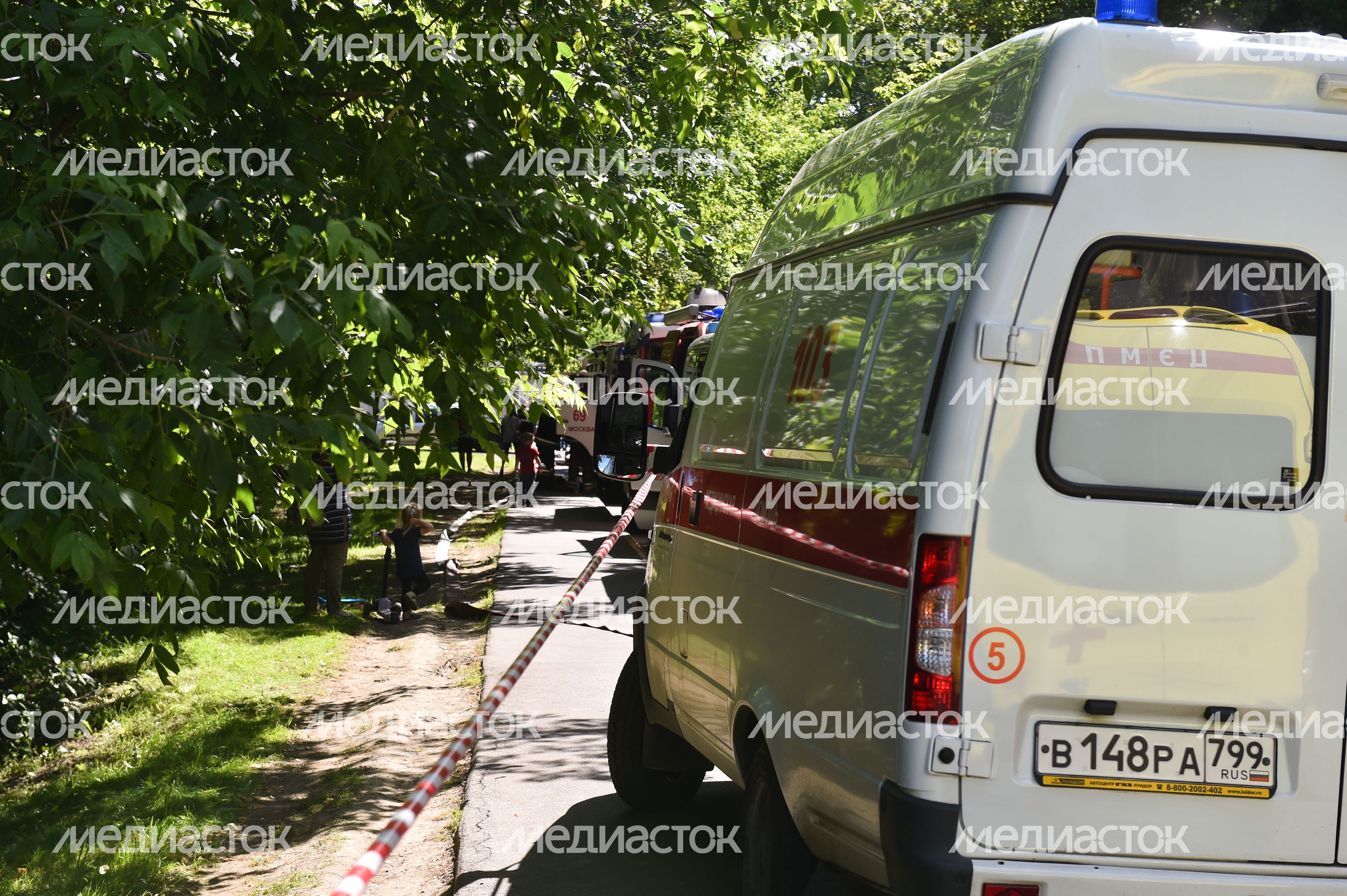 Кадры с места взрыва в доме на улице Проходчиков в Москве