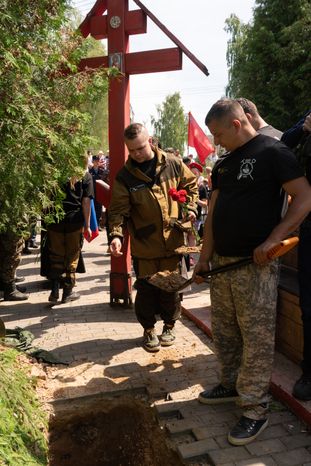 Деревня Слобода. Перезахоронение солдат ВОВ