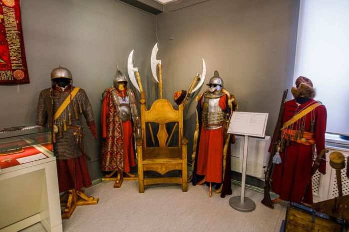 Дмитровский кремль. Историко-патриотическая выставка "Герои столетия"